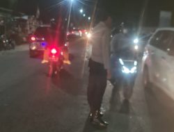Kapolsek Bontonompo Turun Langsung Urai Kemacetan saat Arus Balik Mudik Lebaran