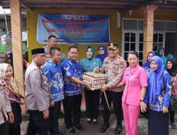 Kapolres Gowa Berikan Bantuan Kepada Keluarga Stunting