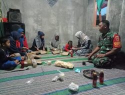 Berbagi Kebahagiaan di Bulan Suci Ramadhan, Babinsa Koramil Wlingi Ajak Warga Buka Puasa Bersama