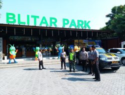 Pastikan Wilayah Aman Saat Libur Lebaran, Anggota Koramil Garum Gelar Patroli Bersama