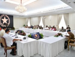 Hari Pertama Usai Libur Idulfitri, Wapres Langsung Pimpin Rapat Bahas Papua