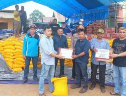 PT.WIN Salurkan Ribuan Paket Sembako Kepada Masyarakat di 7 Desa Dan Karyawan Sambut Hari Raya Idul Fitri 1444 Hijriah