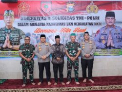 Perkuat Soliditas Dan Sinergitas TNI-Polri, Kapolda Sulsel dan Pangdam XIV Hasanuddin beserta Jajaran Gelar Sholat Dhuhur dan Makan Siang Bersama