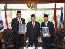 Masa Jabatan Penjabat Gubernur Paulus Waterpauw dan Al Muktabar Diperpanjang