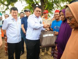 Kolaborasi ASDP, Pelindo dan Pelni Bagikan 1000 Paket Sembako untuk Nelayan Labuan Bajo