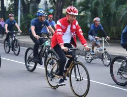 Saat Presiden Jokowi Bersepeda di Kawasan CFD Sudirman-Thamrin