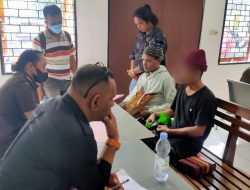 Penyidik Polsek Heram Limpahkan 2 Tersangkanya Ke Jaksa Penuntut Umum