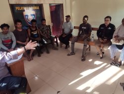 Bhabinkamtibmas Mediasi Masalah Pengeroyokan Melalui Para-para Numbay