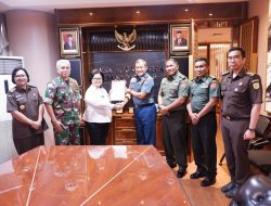 Penyerahan MoU Kejaksaan RI dengan TNI dalam Pemanfaatan Sumber Daya dan  Peningkatan Profesionalisme di Bidang Penegakan Hukum