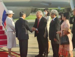Menteri Basuki Sambut Kedatangan Kaisar Jepang di Bandara Soekarno-Hatta