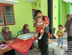 Peduli Kesehatan Anak di Wilayah Binaan, Babinsa Koramil Srengat Dampingi Kegiatan Posyandu Balita