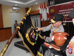 Kapolda Sulteng Lakukan Pencucian Pataka Wira Dharma Brata Jelang Hari Bhayangkara ke-77