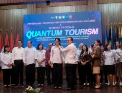 Menparekraf Apresiasi Pengukuhan Perhumas Denpasar Periode 2023-2026