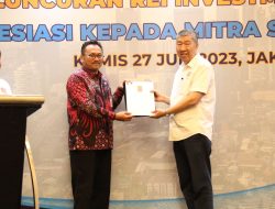 Sekjen Kemendagri Terima Penghargaan REI Wira Bhakti Praja Utama