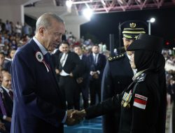 Usai Ikuti Pendidikan 2 Tahun di Turki, 3 Anggota Polri di Wisuda Langsung Presiden Erdogan