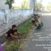 Peduli Kebersihan Lingkungan, Babinsa Koramil Kademangan Ajak Warga Masyarakat Kerja Bakti Bersama