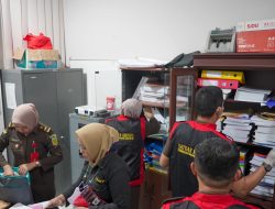 Tim Penyidik Kejati Sulsel Lakukan Penggeledahan Serentak di Dua Tempat Terkait Dugaan Mafia Tanah di Wajo