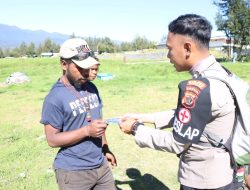 Tim Keladi Sagu Polri Obati Penderita ISPA di Pelosok Papua Tengah