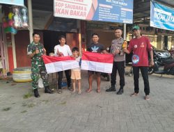 Selain Imbau Warga, TNI-Polri bersama Pemdes di Gowa Bagikan dan Bantu Memasangkan Bendera Merah Putih