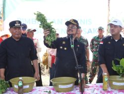 Meriah Antusias Petani, Mentan SYL Pimpin Langsung Pembuatan Biosaka di Batola