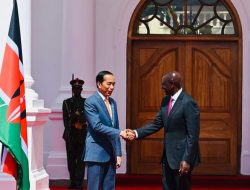 Hari Kedua di Kenya, Presiden Jokowi Lakukan Pertemuan Bilateral dengan Presiden William Ruto