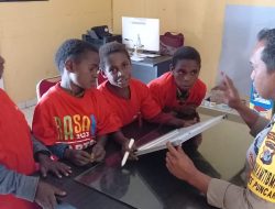 Satgas Ops Rasaka Cartenz WIlayah Puncak Wujudkan Pendidikan untuk Generasi Muda di Distrik Ilaga