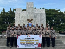 Jelang Hari Jadi ke-75, Polwan Polda Sulteng Gelar Ziarah di TMP Tatura Palu