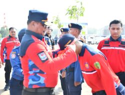 Tingkatkan Partisipasi Masyarakat Tanggulangi Kebakaran, Dirjen Bina Adwil Kukuhkan Relawan Damkar Kota Bengkulu