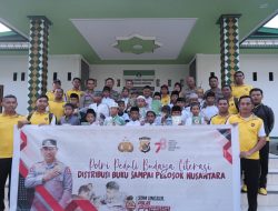 Polri Luncurkan Program Budaya Literasi Lewat Pembagian Buku di Pesantren Al-Furqon Hidayatullah Jayapura