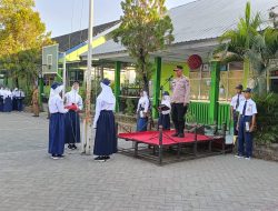 Jadi Pembina Upacara di Sekolah, Kapolsek Somba Opu Sampaikan Pesan Kepada Siswa-Siswi