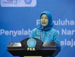 TP PKK DKI Jakarta dan Kemendagri Beri Penyuluhan Bahaya Narkoba dan Literasi Digital kepada Pelajar SMA se-DKI Jakarta