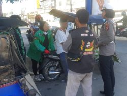 Sambut Operasi Zebra 2023, Satlantas Polres Gowa Gencar Berbagi Brosur Himbauan kepada Para Pengguna Jalan raya