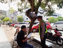 Peduli Keselamatan Dalam Berlalu Lintas, Sat Lantas Polresta Berikan Himbauan Kepada Masyarakat