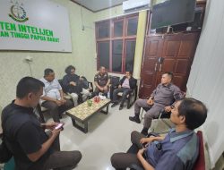 Tim TABUR Kejati Papua Barat bersama Kejari Kaimana Berhasil Amankan Tersangka Buronan Korupsi 