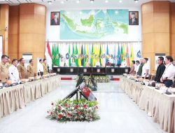 Mendagri Minta Pemda Atensi Kenaikan Harga Beras