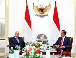 Presiden Jokowi Bertemu Ketua Eksekutif World Economic Forum