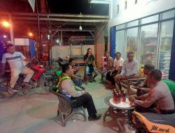 Patroli Kasih Biru Polsek Muara Tami Diskusikan Kamtibmas Bersama Warganya