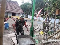 Kompak, Babinsa Koramil Sanankulon Bersama Warga Gelar Kerja Bakti Bangun Mushola