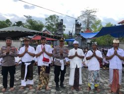 Polri Peduli Budaya Literasi, Polda Papua Salurkan Buku pendidikan dan Kitab Suci Untuk Umat Hindu di keerom
