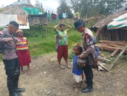 Tim Kesehatan Keladi Sagu Polda Papua Tangani Anak Stunting di Papua Tengah