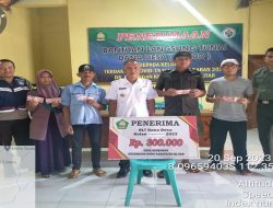 Pastikan Berjalan Lancar, Babinsa Koramil Doko Dampingi Kegiatan Penyaluran BLT DD