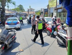 Respon Cepat Kapolsek Somba Opu Turun Langsung Pimpin Giat Urai Macet