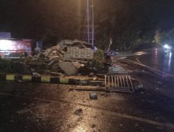 Tugu Harmoni Hancur Tertabrak Truck Dini Hari Tadi