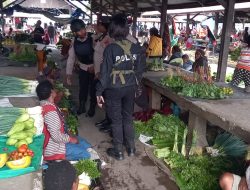 Polwan Polres Jayawijaya Kembali Gelar Patroli Senyum untuk Menjaga Kamtibmas