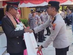 Kapolsek Bontonompo Polres Gowa Bersama Personil Melepas Personil yang Memasuki Masa Purna Bakti