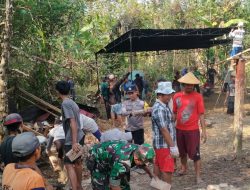 Hadir di Tengah Masyarakat, Babinsa Koramil Kesamben Bantu Atasi Kesulitan Warga Binaannya