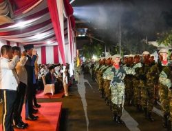 Presiden Jokowi Pimpin Upacara Parade Senja HUT ke-78 TNI
