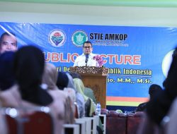 Wamen Paiman Berikan Pembekalan ke Kampus STIE AMKOP Makassar