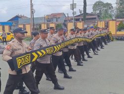 Personel Polres Mimika Lakukan Latihan Sispamkota Dalam Rangka Persiapan Pengamanan Pemilu 2024