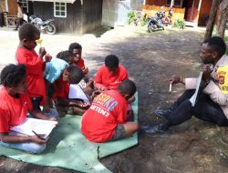 Anak Anak Pedalaman Papua Sangat Membutuhkan Pendidikan